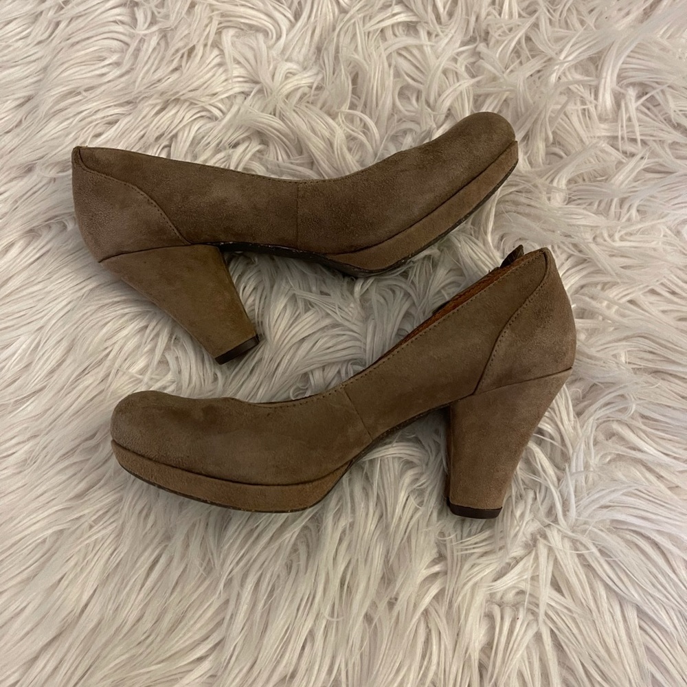 Anthropologie | Taupe suede | Naya Bakula heel - Picture 6 of 15